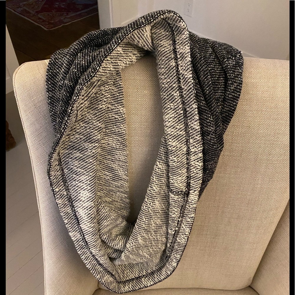 Eileen Fisher Two-Tone Black and Cream Infinity Scarf